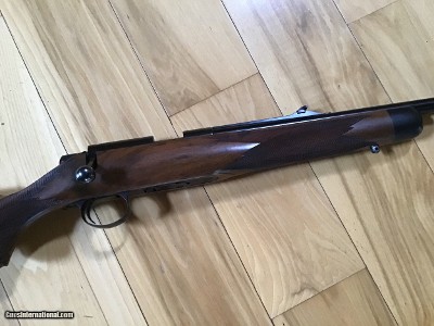 KIMBER OF OREGON 82 SUPER AMERICA TOP OF THE LINE, DELUXE CLARO WALNUT, 22 MAGNUM CAL. NEW UNFIRED IN THE BOX, MFG. 1985 - Image 5 of 9
