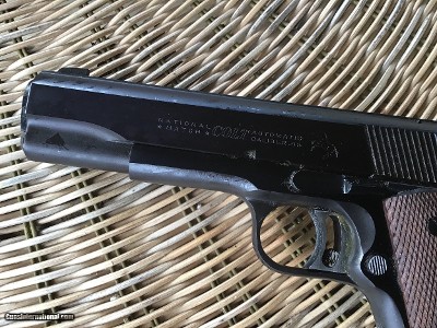 COLT GOLD CUP PRE SERIES 70, 45 AUTO CAL. NEW UNFIRED UNHANDLED IN FACTORY GREASE & PLASTIC WRAP, IN GOLD CUP BOX WITH TEST TARGET & TOOL - Image 3 of 5