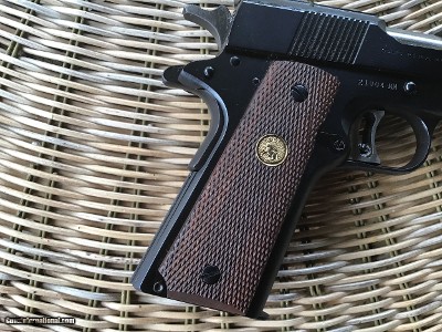 COLT GOLD CUP PRE SERIES 70, 45 AUTO CAL. NEW UNFIRED UNHANDLED IN FACTORY GREASE & PLASTIC WRAP, IN GOLD CUP BOX WITH TEST TARGET & TOOL - Image 2 of 5