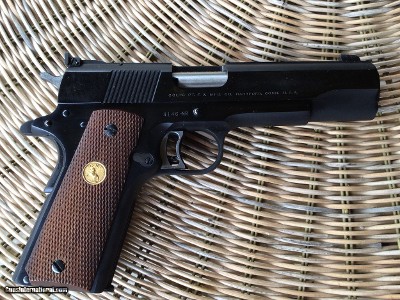 COLT PRE SERIES 70 GOLD CUP, 38 SPC. MID RANGE CAL. MFG. 1963, APPEARS UNFIRED 100% COND., IN FACTORY COSMOLINE, IN THE GOLD CUP BOX WITH EXTRA MAG. - Image 3 of 4