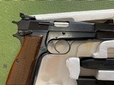 BROWNING BELGIUM, HIGH POWER, 9MM, ADJUSTABLE REAR SIGHT, 2 MAG.S, EXTRA GRIPS, OWNERS MANUAL, NEW IN THE BOX - 3 of 5