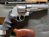 SMITH & WESSON 627-5, 357 MAGNUM “PERFORMANCE CENTER” 5” BARREL, 8 SHOT,, 3 SETS OF GRIPS, LIKE NEW IN THE BOX - 3 of 4