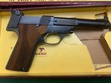 HIIGH STANDARD SUPERMATIC TROPHY MILITARY MODEL 22LR. 5 1/2” BARRE, VERY HIGH COND. IN THE BOX - 3 of 4