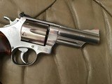 SMITH & WESSON 629 NO DASH, 44 MAGNUM, STAINLESS, I BELIEVE THIS WAS MFG. IN THE FIRST YR. OF THE 629, IT IS UNFIRED IN THE BOX,+ WOODPRESENTATION - 4 of 9