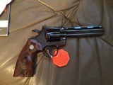 COLT PYTHON “ELITE” 357 MAGNUM, 6” ROYAL BLUE, NEW UNFIRED, UNTURNED IN THE BOX WITH OWNERS MANUAL, HANG TAG, COLT LETTER, ETC. - 2 of 4