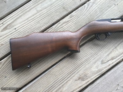 RUGER 10-22, 22 LR., WALNUT FINGER GROOVE WALNUT STOCK 99+% COND. - Image 2 of 7