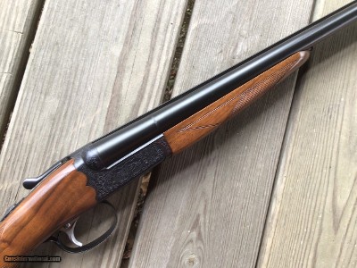 ITHACA 100, 20 GA. 28” MOD & FULL, ENGRAVED RECEIVER, WITH MALLARD DUCK IN FLIGHT, AND ROOSTERPHEASANT IN FLIGHT, 99% COND. - Image 4 of 7