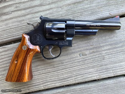 SMITH & WESSON 544, TEXAS WAGON TRAIN COMMEMORATIVE SESQUICENTENNIAL (150TH ANNIVERSARY) 44-40 CAL, 5”BARREL, NEW IN THE PRESENTATION CASE - Image 3 of 4