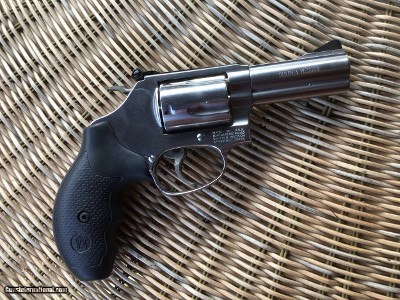 SMITH & WESSON 60-15, 357 MAGNUM, 3” BARREL, STAINLESS, NEW UNFIRED IN THE BOX - Image 3 of 4