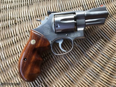SMITH & WESSON 624, “LEW HORTON” 44 S&W CAL. 3” BARREL, STAINLESS, NEW UNFIRED IN THE BOX - Image 3 of 4