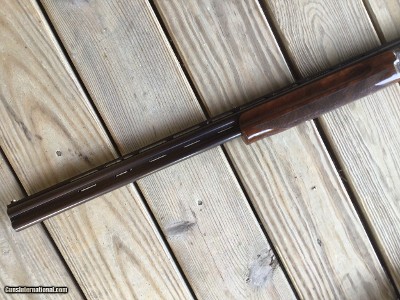 WINCHESTER 101 CLASSIC DOUBLES, 28 GA., “QUAIL” FEATHER WEIGHT, ENGLISH STOCK, 25” WINCHOKE, OVER & UNDER FIELD, NEW UNFIRED IN THE BOX - Image 9 of 10