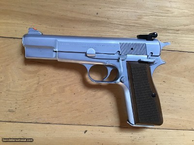 BROWNING BELGIUM HI POWER, RARE SATIN NICKEL FINISH, MFG. 1976, LIKE NEW, NO BOX