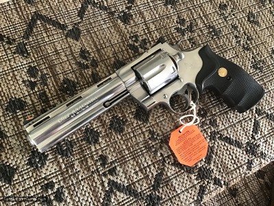 COLT ANACONDA 44 MAGNUM, 6” STAINLESS, NEW IN THE COLT PICTURE BOX WHICH THE EARLY ANACONDAS CAME IN - Image 4 of 6
