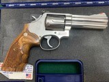 SMITH & WESSON 686, NO DASH, 4” STAINLESS, 99% COND. IN THE BOX WITH 2 SETS
OF GRIPS - 3 of 5