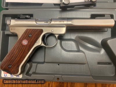 RUGER MARK III COMPETITION TARGET 5 1/2” BULL BARREL WITH SCOCE BASE & RINGS, 99% COND. IN THE BOX WITH OWNERS MANUAL - Image 4 of 4