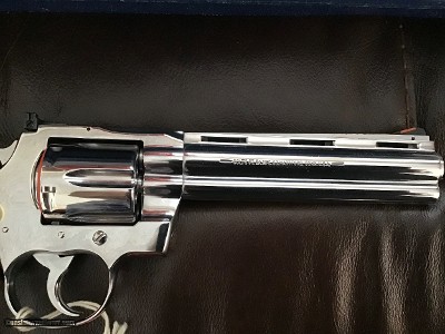 COLT PYTHON 357 MAGNUM “ELITE” RARE BRIGHT STAINLESS, 6” BARREL, NEW UN FIRED, UNTURNED, 100% COND. IN THE BOX WITH OWNERS MANUAL, HANG TAG, ETC. - Image 4 of 7