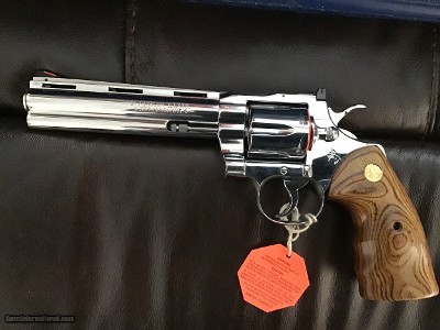 COLT PYTHON 357 MAGNUM “ELITE” RARE BRIGHT STAINLESS, 6” BARREL, NEW UN FIRED, UNTURNED, 100% COND. IN THE BOX WITH OWNERS MANUAL, HANG TAG, ETC. - Image 3 of 7