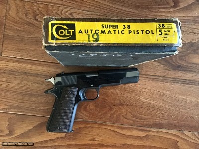 COLT GOVERNMENT 38 SUPER, MFG. 1954, 99+% COND IN THE ORIGINAL BOX WITH OWNERS MANUAL - Image 4 of 5