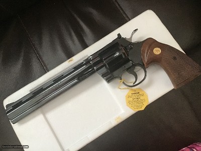 COLT PYTHON “TARGET” 38 SPC. 8” BARREL, ROYAL BLUE, NEW UNFIRED, UNTURNED 100% COND. IN THE BOX WITH OWNERS MANUAL, HANG TAG, ETC. - Image 5 of 8
