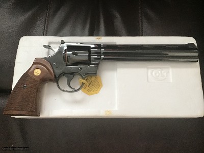 COLT PYTHON “TARGET” 38 SPC. 8” BARREL, ROYAL BLUE, NEW UNFIRED, UNTURNED 100% COND. IN THE BOX WITH OWNERS MANUAL, HANG TAG, ETC. - Image 3 of 8