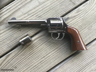 HARRINGTON & RICHARDSON 640, 22 LR.— 22 MAGNUM, BOTH CYLINDERS, 5 1/2” BARREL, NICKEL FINISH,, 99% COND.