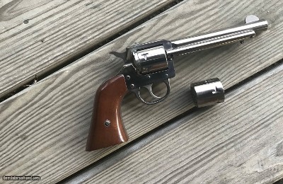 HARRINGTON & RICHARDSON 640, 22 LR.— 22 MAGNUM, BOTH CYLINDERS, 5 1/2” BARREL, NICKEL FINISH,, 99% COND. - Image 2 of 4