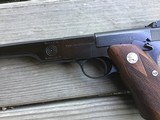 COLT WOODSMAN BULLSEYE MATCH TARGET 22 LR. MFG. 1940, FACTORY ELEPHANT EAR GRIPS, COMES WITH OWNERS MANUAL - 3 of 4