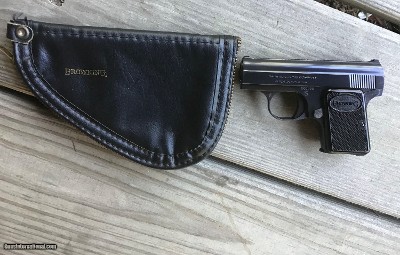 BROWNING BABY 25 AUTO, NEW COND. WITH BROWNING POUCH