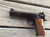 SMITH & WESSON 52-2, 38 MASTER CAL., NEW UNFIRED 100% COND. IN THE BOX WITH 2 FACTORY MAG’S & CLEANING TOOLS IN PLASTIC - 2 of 4