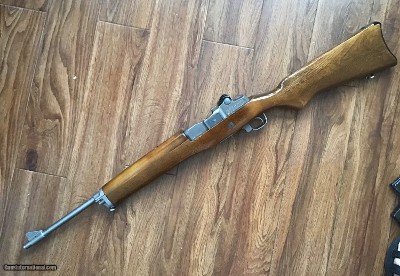 RUGER MINI-14, 223 CAL. MFG. 1980, 99% COND. COME WITH RUGER REGULAR, MAG. & 30 ROUND AFTER MARKET MAG. & 80 ROUNDS OF 223 CAL RELOADS - Image 2 of 8