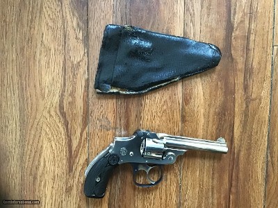 SMITH & WESSON SAFETY HAMMERLESS, LEMON SQUEEZER, TOP BREAK 32 S&W CAL. 3 1/2” BARREL, FACTORY NICKEL, MFG.BEFORE 1905, APPEARS UNFIRED - Image 2 of 7