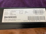 BROWNING A-5 12 GA., 3” MAGUNUM, 26” INVECTOR. BEAUTIFUL WOOD, MFG. 1990, NEW IN THE BOX WITH OWNERS MANUAL, IN COSMOLINE
IN FACTORY
COSMOLINE - 6 of 6