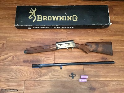 BROWNING A-5, SWEET-16, 26” VENT RIB, NEW UNFIRED IN THE BOX WITH 3 CHOKE TUBES & WRENCH