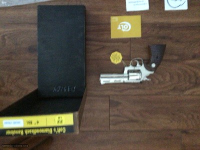 COLT DIAMONDBACK 22 LR. 4” BRIGHT NICKEL, NEW UNFIRED, UNTURNED 100% COND.IN THE BOX WITH OWNERS MANUAL, HANG TAG ETC. - Image 4 of 4