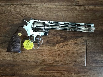 COLT PYTHON 357 MAGNUM 8” BRIGHT NICKEL NEW IN THE BOX WITH OWNERS MANUAL, HANG TAG, COLT LETTER, ETC. MFG. 1980 - Image 2 of 4