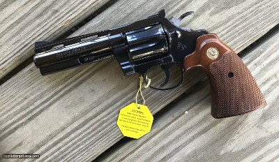COLT DIAMONDBACK 38 SPC. 4” BLUE, MFG. 1978, NEW IN THE BOX WITH OWNERS MANUAL, HANG TAG, COLT LETTER, ETC. - Image 2 of 5