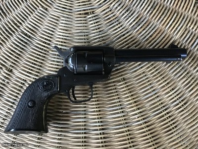 COLT FRONTIER SCOUT 22 MAGNUM 4 3/4” BARREL, NEW UNFIRED IN THE BOX WITH OWNERS MANUAL - Image 2 of 9