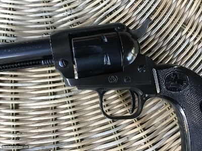 COLT FRONTIER SCOUT 22 MAGNUM 4 3/4” BARREL, NEW UNFIRED IN THE BOX WITH OWNERS MANUAL - Image 4 of 9
