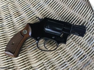 SMITH & WESSON 32-1 TERRIER 38 S&W CAL. 2”.BARREL, NEW UNFIRED IN THE BOX WITH CLEANINGTOOLS IN PLASTIC & OWNERS MANUAL - Image 2 of 6