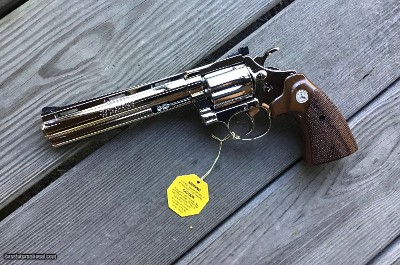 COLT DIAMONDBACK 38 SPC. 6” BARREL, BRIGHT NICKEL, NEW UNFIRED, NO CYLINDER TURN RING, 100% COND., IN THE BOX WITH OWNERS MANUAL, HANG TAG, ETC. - Image 2 of 4