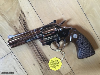COLT DIAMONDBACK 38 SPC. 4” BRIGHT NICKEL NEW UNFIRED, UNTURNED IN THE BOX WITH OWNERS MANUAL, HANG TAG, COLT LETTER, ETC. MFG. 1972 - Image 2 of 5