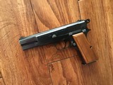 BROWNING BELGIUM HI POWER 9 MM, T- SERIES MFG. 1969, RING HAMMER, NEW UNFIRED, COMES WITH 2 ORIGINAL MAGAZINES, OWNERS MANUAL& ZIPPER POUCH - 3 of 4