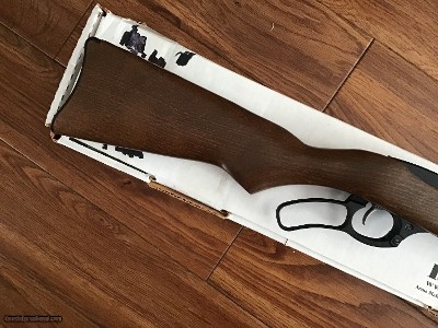 RUGER 96LEVER ACTION 17 HMR CAL. NEW UNFIRED IN THE BOX WITH OWNERS MANUAL, ETC. - Image 4 of 6