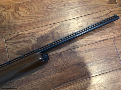 REMINGTON 1100, 410 GA. 25” REM-CHOKE, VENT RIB, FACTORY ENGRAVED WITHENGLISH SETTER & QUAIL ON THE RECEIVER, ENGLISH POINTER & QUAIL ON OTHER SIDE - Image 5 of 6
