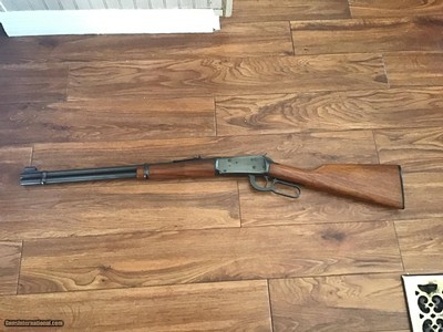 WINCHESTER 94 30-30 CAL. WALNUT WOOD, MFG. 1977, 99% COND.