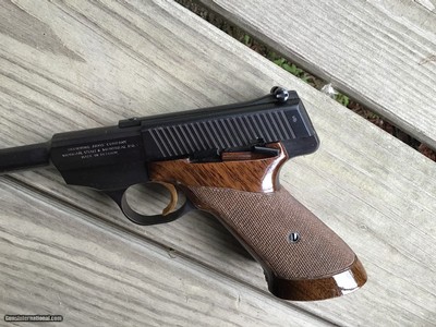 BROWNING BELGIUM CHALLENGER, 6 3/4” BARREL 99% COND, COMES WITH OWNERS MANUAL &BROWNING ZIPPER CASE - Image 4 of 5
