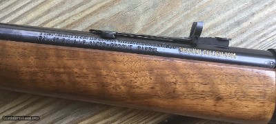 MARLIN ORIGINAL GOLDEN 39 MOUNTIE 22 CAL. 20” MICRO-GROOVE BARREL, JM STAMPED, STRAIGHT STOCK, HAMMER EXTENSION, 99% COND. APPEARS UNFIRED - Image 4 of 9