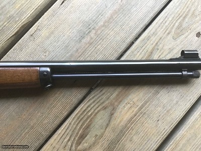 MARLIN ORIGINAL GOLDEN 39 MOUNTIE 22 CAL. 20” MICRO-GROOVE BARREL, JM STAMPED, STRAIGHT STOCK, HAMMER EXTENSION, 99% COND. APPEARS UNFIRED - Image 8 of 9