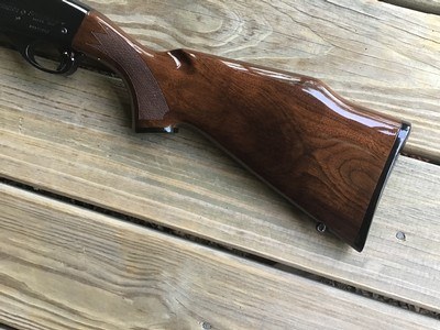 REMINGTON 552 DELUXE SPEEDMASTER DELUXE, HIGH GLOSS WALNUT CHECKERED WOOD 99% COND. - Image 2 of 9