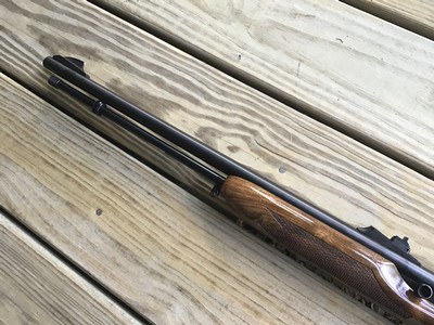 REMINGTON 552 DELUXE SPEEDMASTER DELUXE, HIGH GLOSS WALNUT CHECKERED WOOD 99% COND. - Image 5 of 9